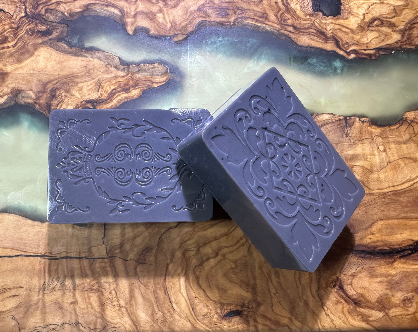 Men’s Shaving Honey & Activated Charcoal Soap | Exfoliating | Antibacterial | Moisturizer | Soothing | Natural & Cruelty-Free Deep Cleaning