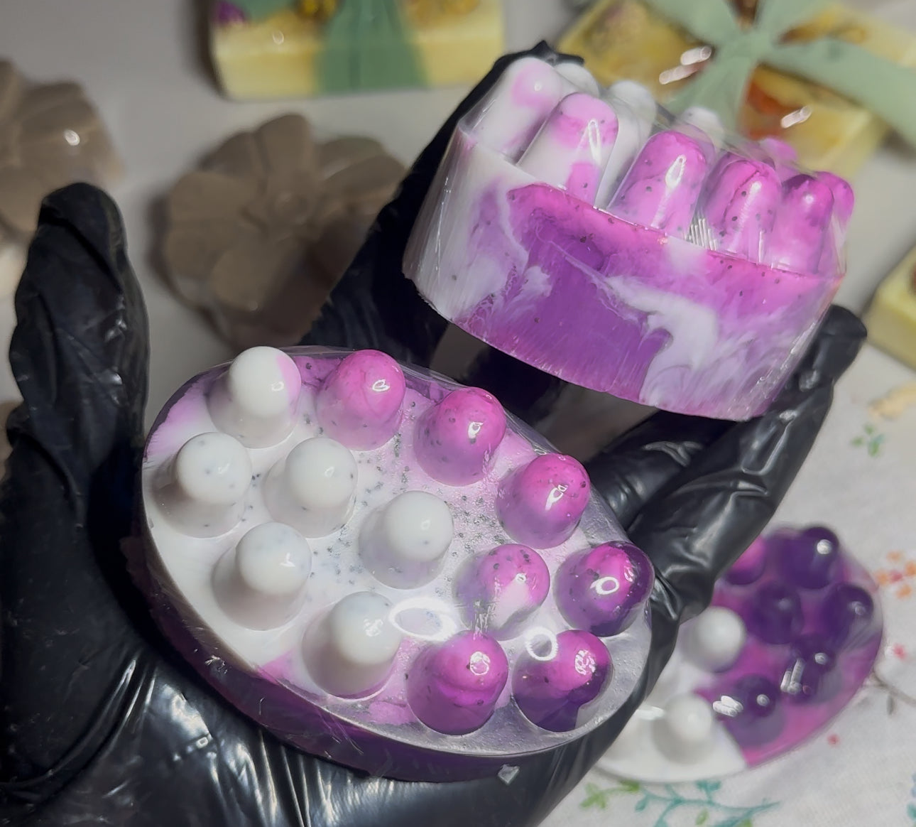 Lavender Soap bar | Moisturizer, made with lavender essential oil, Clay, shea butter | Anti-Stress - Exfoliant 100% Hand made & Cruelty-Free