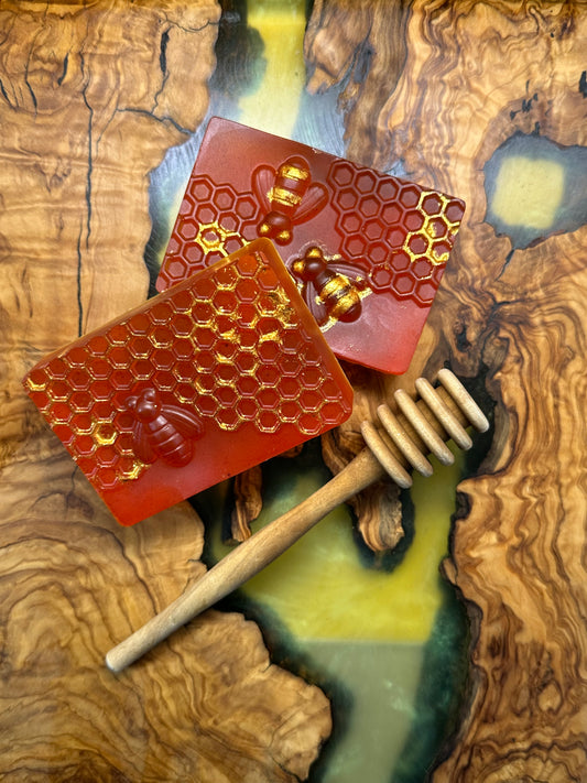 Moisturizing Honey Soap with Honeycomb Bee Design for Dry Skin | Exfoliating | Antibacterial | Scar Fading | Soothing | Natural & Cruelty-Fr