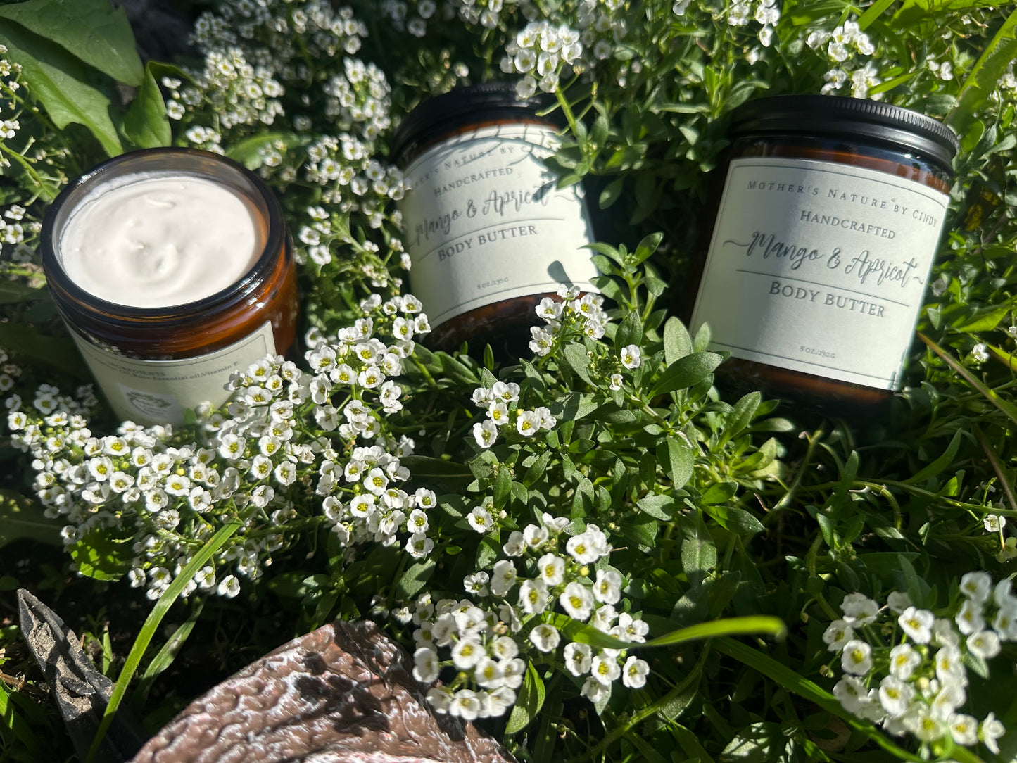 Mango Butter| For Sensitive skin | With Organic Ingredients Light UV Protection | Moisturizer & Cold Press Made | Hand Made Soothing | All Natural & Cruelty-Fre Glass Amber Jar