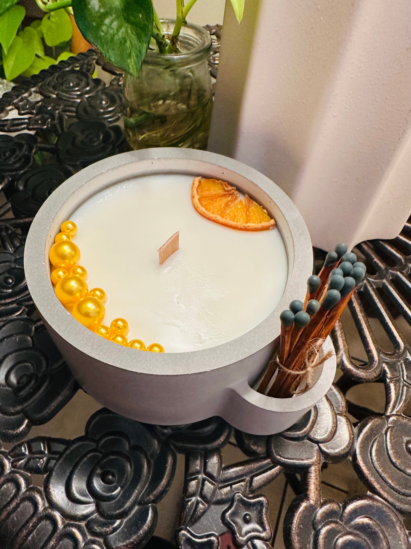 • Handcrafted Coconut & Soy Wax Candle in Artisan vessel
• Organic Luxury Candle | Hand-Poured in Natural Shell
• Artisan Candle | Coconut & Soy Wax Blend