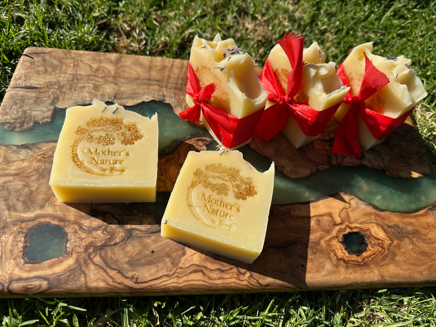 Anti-aging natural Luxury soap bar | Moisturizer made with 100% Pure Extra virgin Olive Oil | Dye Free | cold Process- 100% artisanal made Natural & Essential Oils-Cruelty-Free