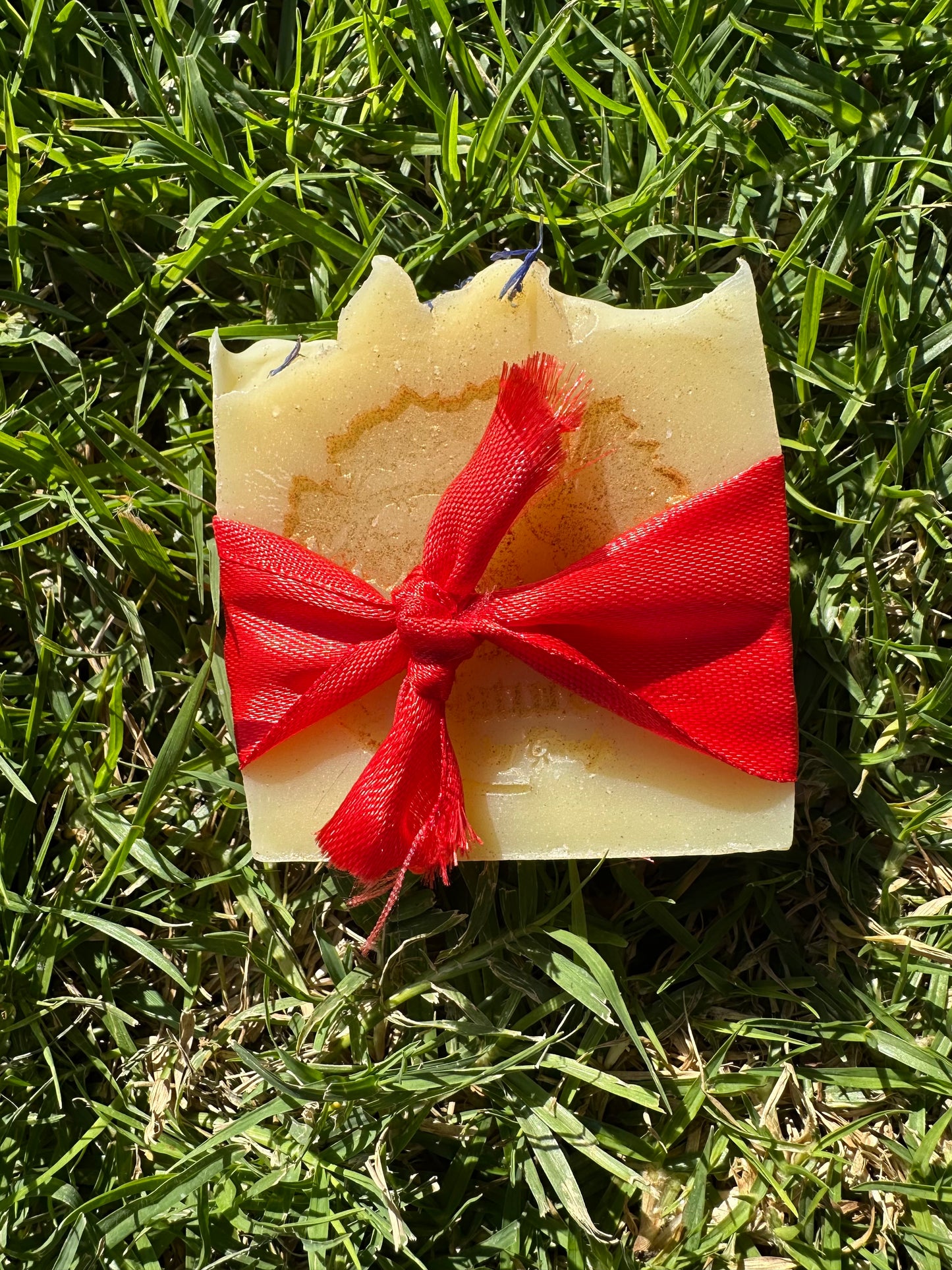 Anti-aging natural Luxury soap bar | Moisturizer made with 100% Pure Extra virgin Olive Oil | Dye Free | cold Process- 100% artisanal made Natural & Essential Oils-Cruelty-Free