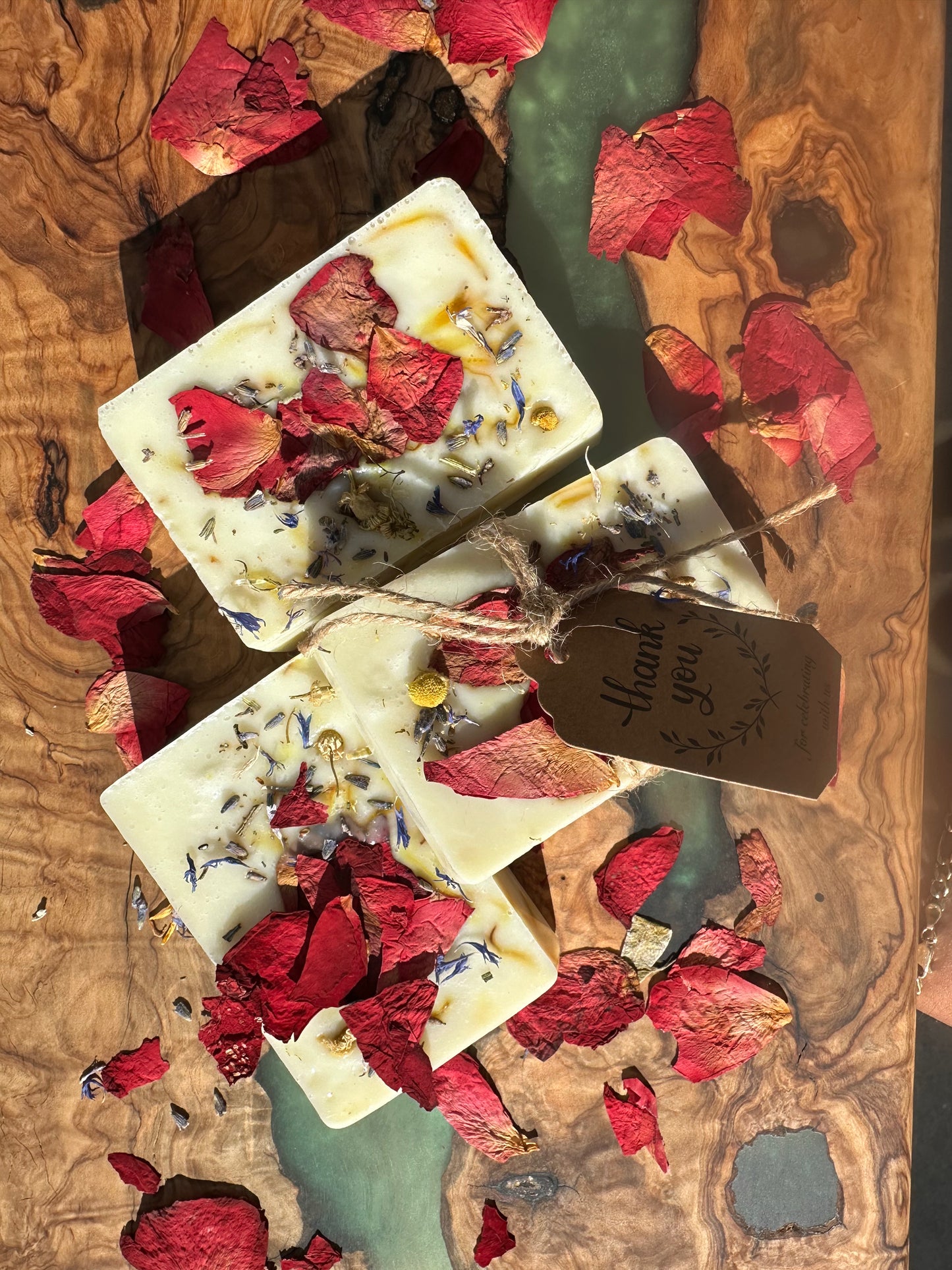 Organic Goat Milk Soap bar | Moisturizer, made with Goat milk Olive oil,Calendula, Lavander essential oil | Dye Free | 100% Hand made Natural & Cruelty-Free