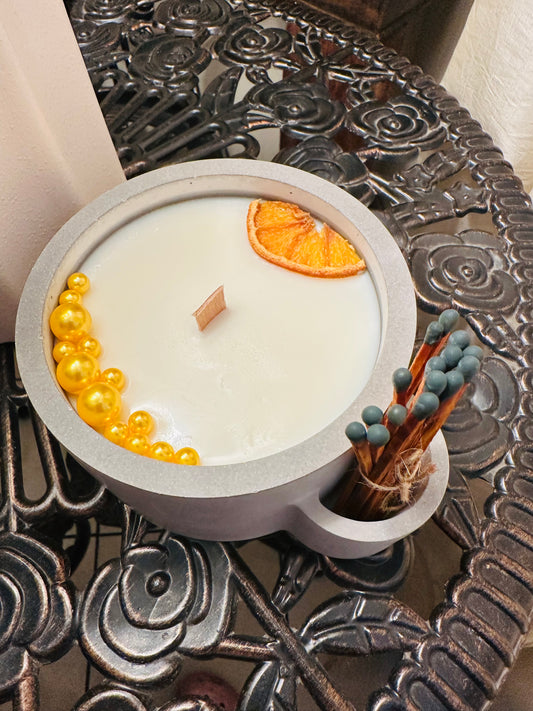 •	Handcrafted Coconut & Soy Wax Candle in Artisan vessel 
	•	Organic Luxury Candle | Hand-Poured in Natural Shell
	•	Artisan Candle | Coconut & Soy Wax Blend